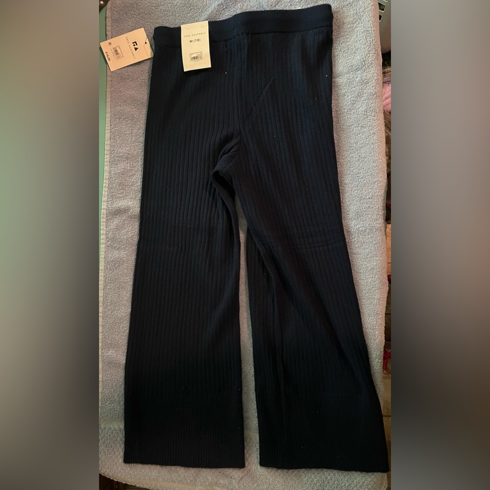 Brand new free assembly girls size 7 jeans.